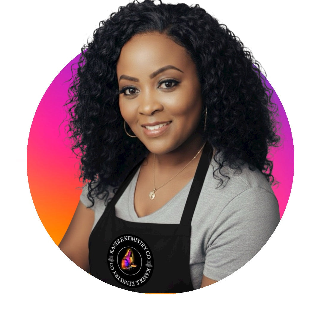 Woman wearing a black apron with a colorful circular background